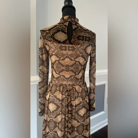 Elegant Brown Snake Print Maxi Dress - Picture 7 of 9